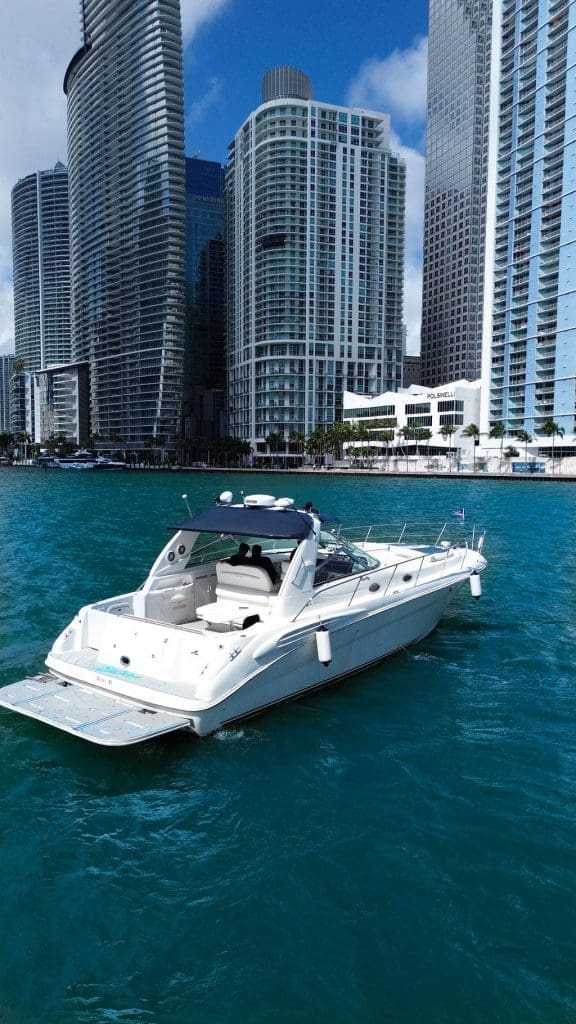 Blue Wave 45ft Miami spacious swim platform with easy access to the water