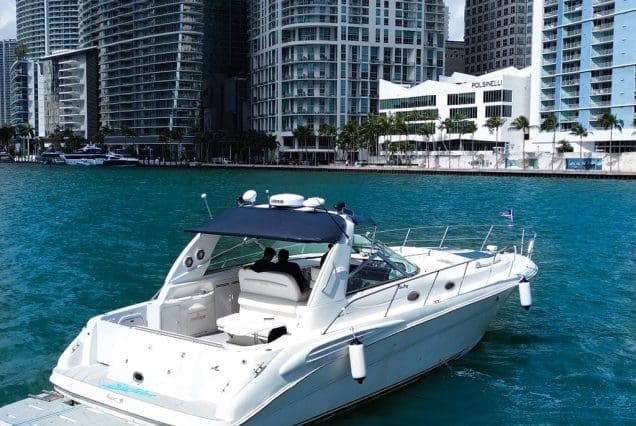 Blue Wave 45ft Miami spacious swim platform with easy access to the water